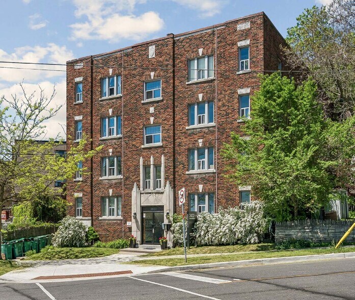 2422 Queen St, Toronto, ON à vendre - Photo de l’immeuble – Image 2 sur 6