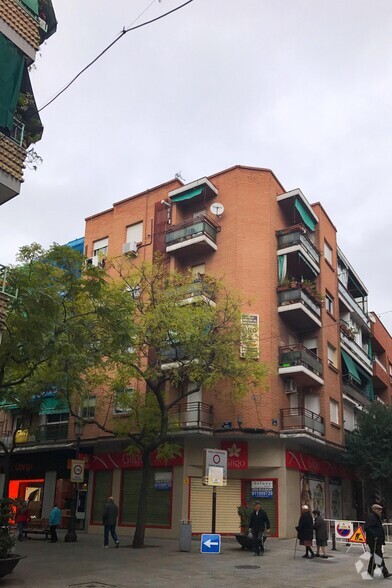 Local commercial dans Alcorcón, Madrid à louer - Photo de l’immeuble – Image 3 sur 4