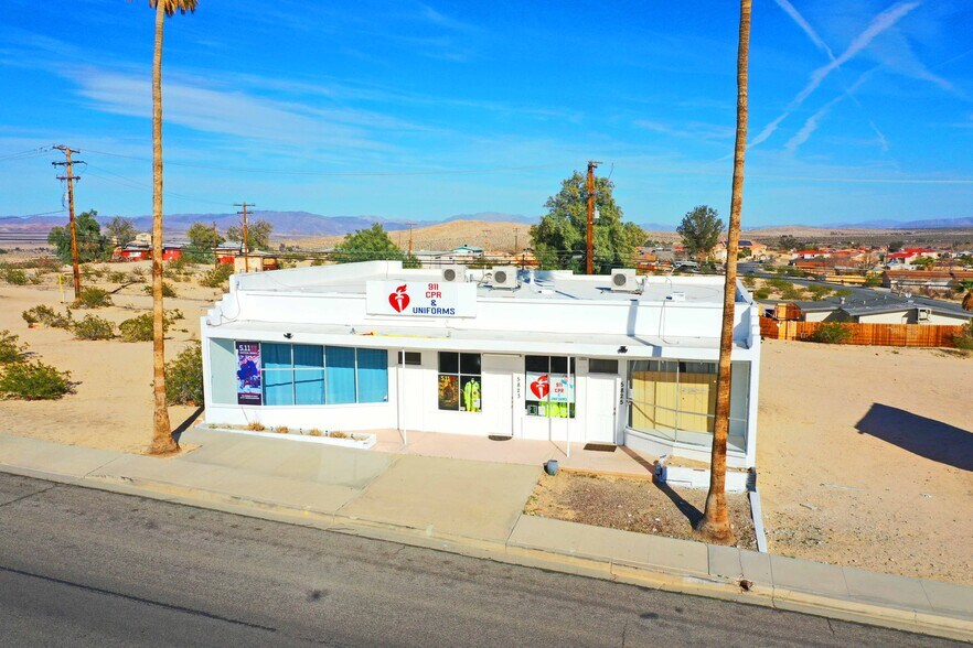 5823 Adobe Rd, Twentynine Palms, CA à vendre - Photo de l’immeuble – Image 2 sur 10