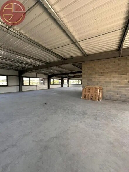 Local commercial dans Carbonne à louer - Photo de l’immeuble – Image 1 sur 8