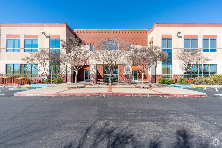 2450 Del Paso Rd, Sacramento, CA à louer - Photo principale – Image 1 sur 7
