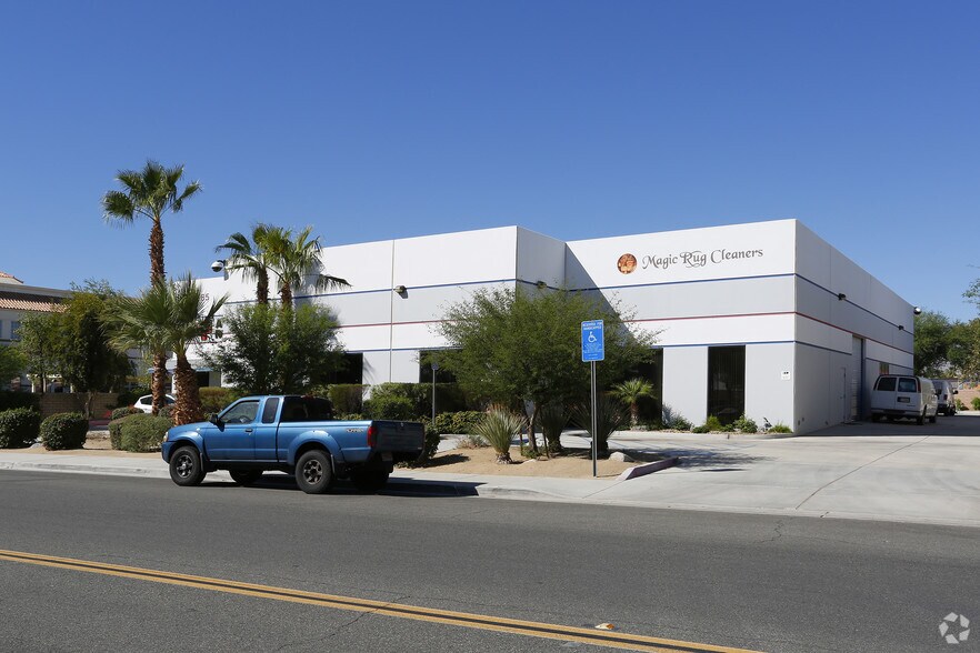 39665 Entrepreneur Ln, Palm Desert, CA à louer - Photo de l’immeuble – Image 3 sur 5