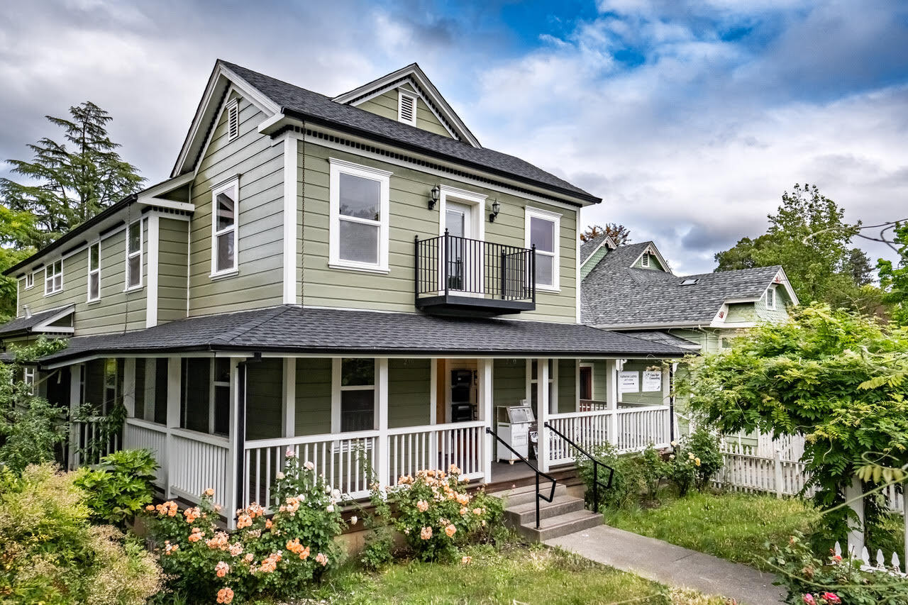 230 Center St, Healdsburg, CA à louer Photo de l’immeuble– Image 1 sur 29