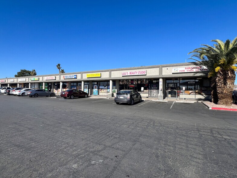 903-947 N Pecos Rd, Las Vegas, NV à louer - Photo de l’immeuble – Image 2 sur 5