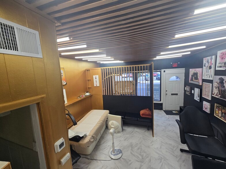 653 Van Houten Ave, Clifton, NJ à louer - Photo de l’immeuble – Image 2 sur 3