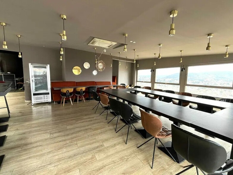 Local commercial dans Nice à louer - Photo de l’immeuble – Image 1 sur 7
