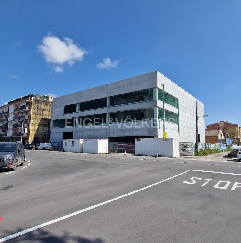 Industriel/Logistique dans Cornellà de Llobregat, Barcelona à louer Photo de l’immeuble– Image 1 sur 8