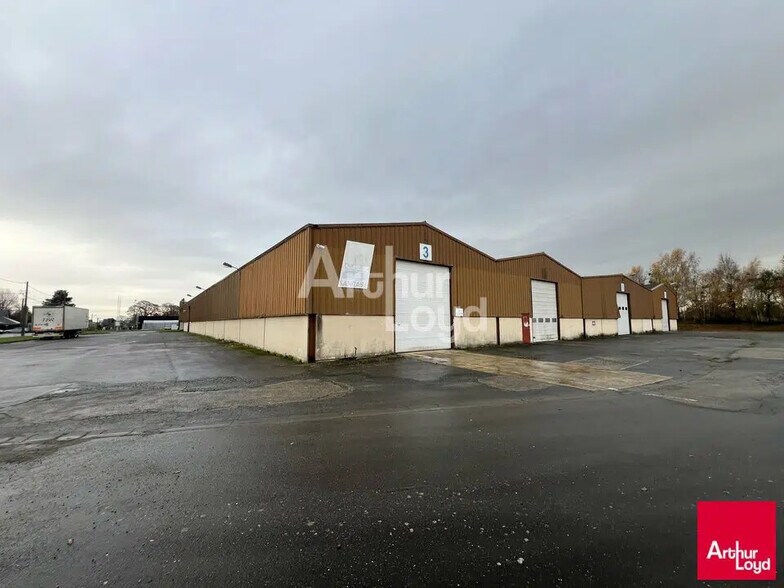 Local d’activités dans Châteaubourg à louer - Photo de l’immeuble – Image 2 sur 5