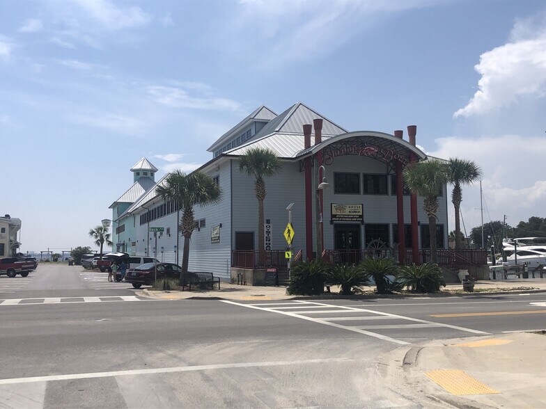 1201 Beck Ave, Panama City, FL à vendre - Photo principale – Image 1 sur 7