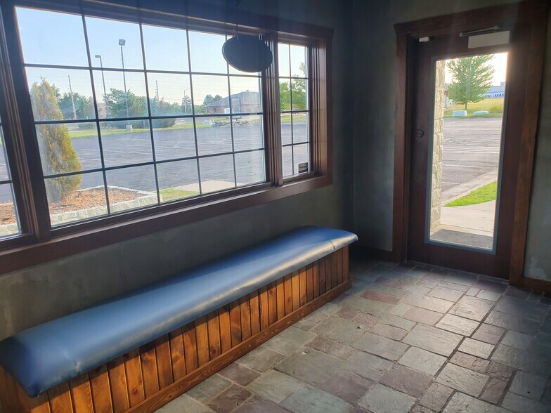 3030 N Penstemon St, Wichita, KS à vendre - Photo de l’immeuble – Image 3 sur 5