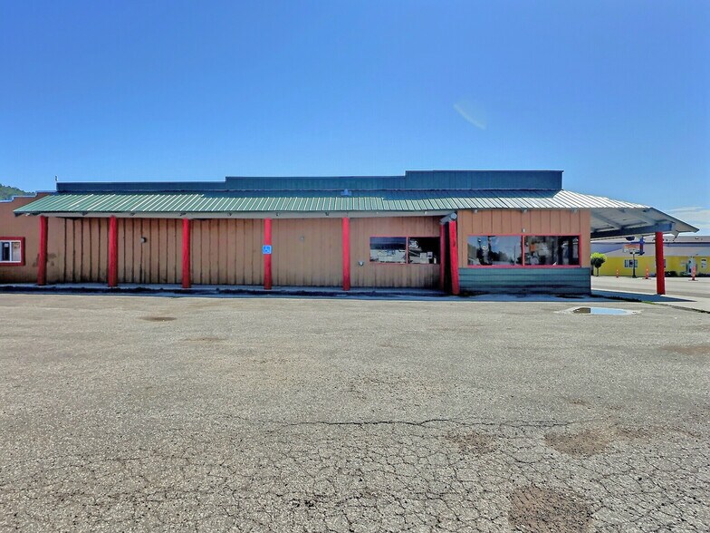 203 E Cleveland St, Sundance, WY à vendre - Photo de l’immeuble – Image 2 sur 35