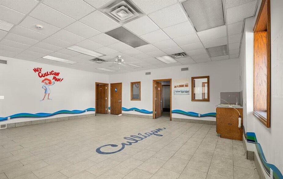 801 W Main St, Owosso, MI à vendre - Photo de l’immeuble – Image 3 sur 18