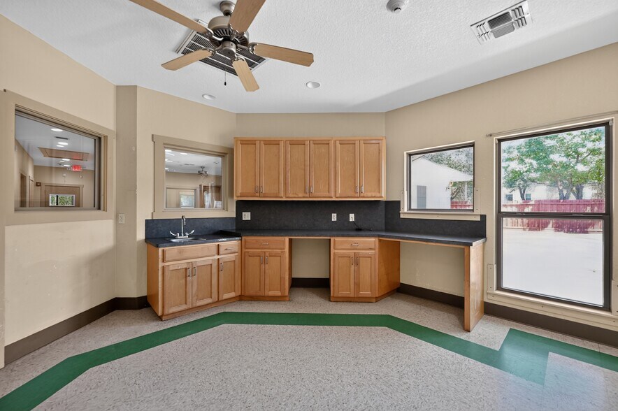 1901 National Park Blvd, Austin, TX à louer - Photo de l’immeuble – Image 3 sur 22