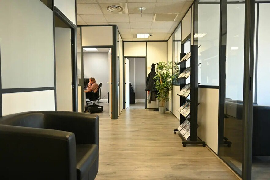 Bureau dans Lyon à louer - Photo de l’immeuble – Image 1 sur 13