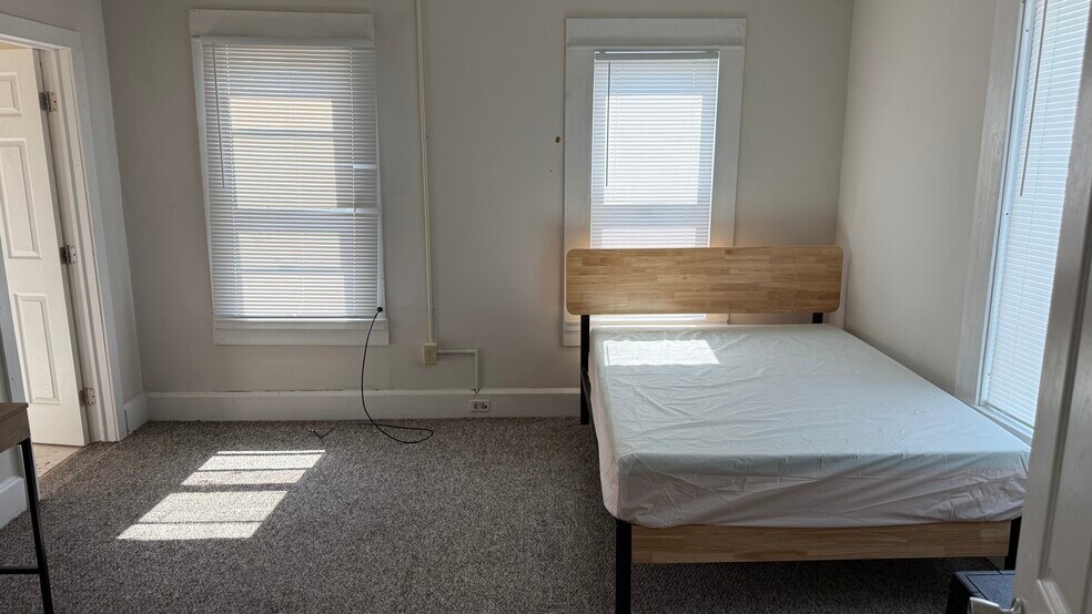 39 Saint John Ave, Binghamton, NY à vendre - Photo de l’immeuble – Image 2 sur 7