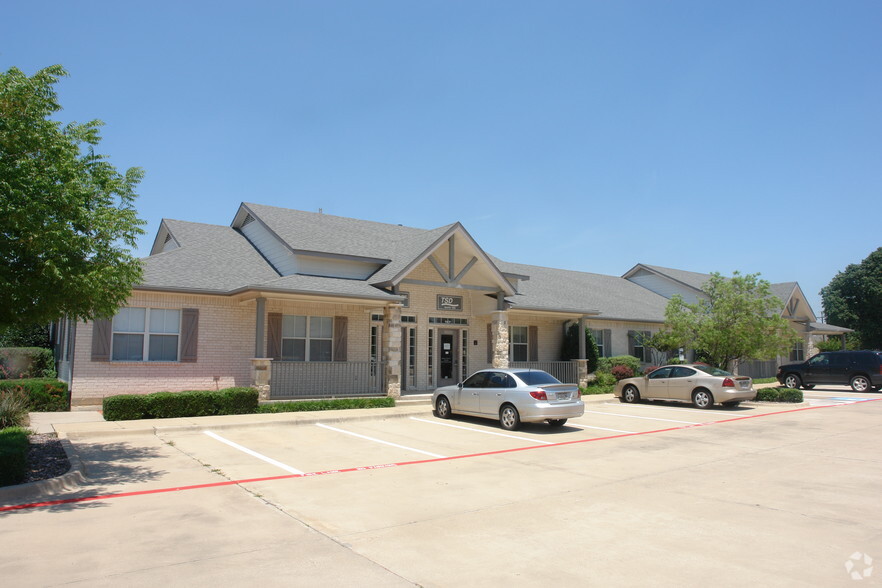 2613 Sagebrush Dr, Flower Mound, TX à louer - Photo de l’immeuble – Image 3 sur 6