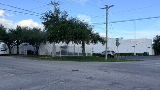 Plus de détails pour 15251 NE 18th Ave, North Miami Beach, FL - Industriel/Logistique à louer
