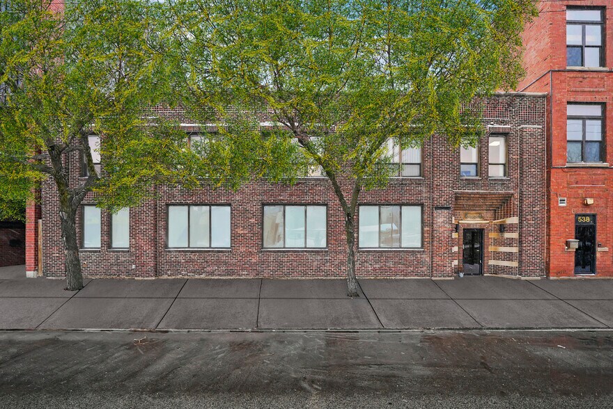 526 N Western Ave, Chicago, IL à vendre - Photo de l’immeuble – Image 2 sur 68