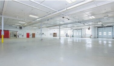 101 Clinton Rd, Fairfield, NJ à louer Photo intérieure– Image 2 sur 3