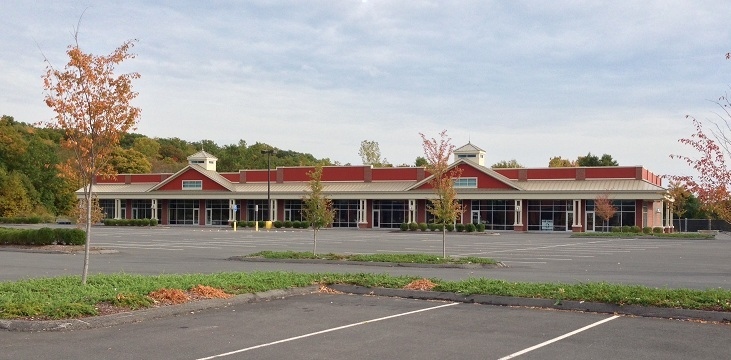 90 Monroe Tpke, Trumbull, CT à louer - Photo de l’immeuble – Image 3 sur 8