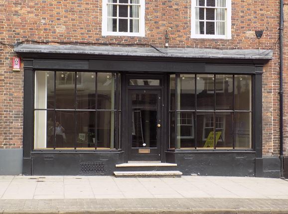9-11 Church St, Ashbourne à louer - Photo de l’immeuble – Image 1 sur 4