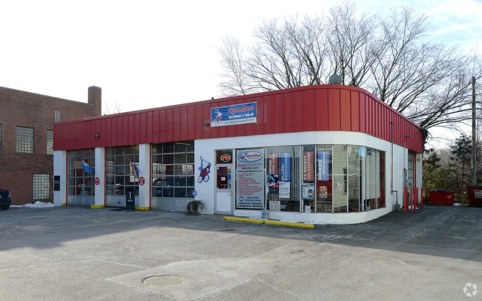 30 N Main St, Attleboro, MA à vendre - Photo principale – Image 1 sur 3