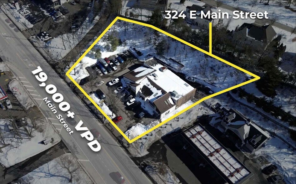 324 E Main St, Smithtown, NY à vendre - Photo de l’immeuble – Image 3 sur 11