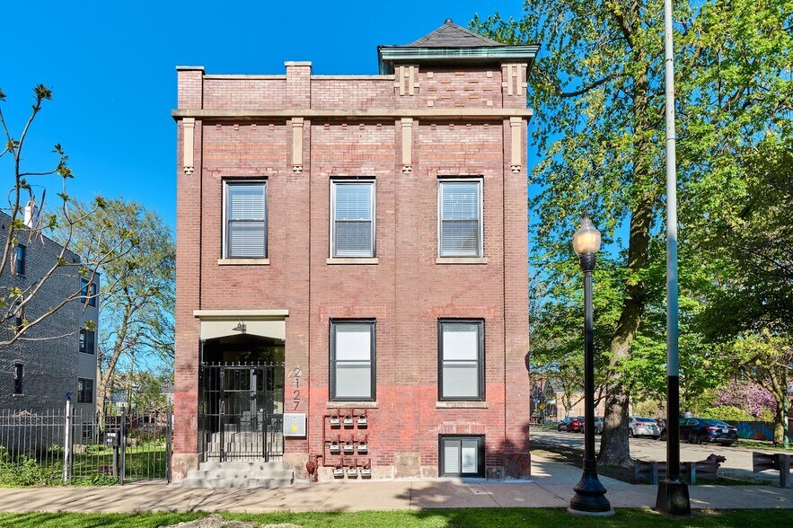 2127 S Marshall, Chicago, IL à vendre - Photo de l’immeuble – Image 3 sur 26