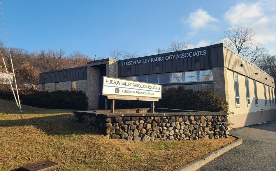 260 N Route 303, West Nyack, NY à louer - Photo de l’immeuble – Image 3 sur 5