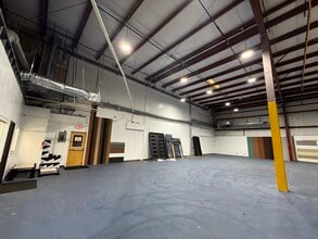 45 Connair Rd, Orange, CT à louer Photo intérieure– Image 2 sur 6