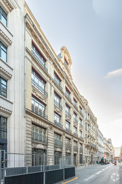 20-22 Rue Le Peletier, Paris à louer - Photo de l’immeuble – Image 2 sur 3