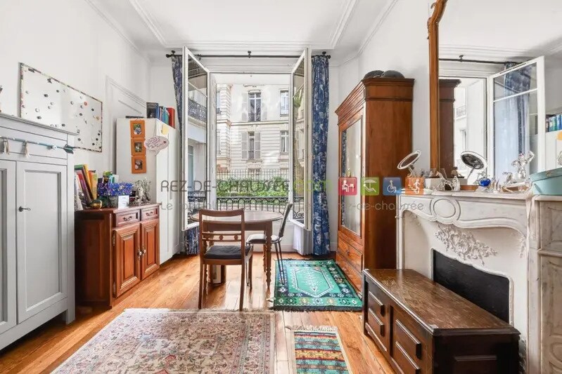 Immeuble residentiel dans Paris à vendre - Photo de l’immeuble – Image 3 sur 11