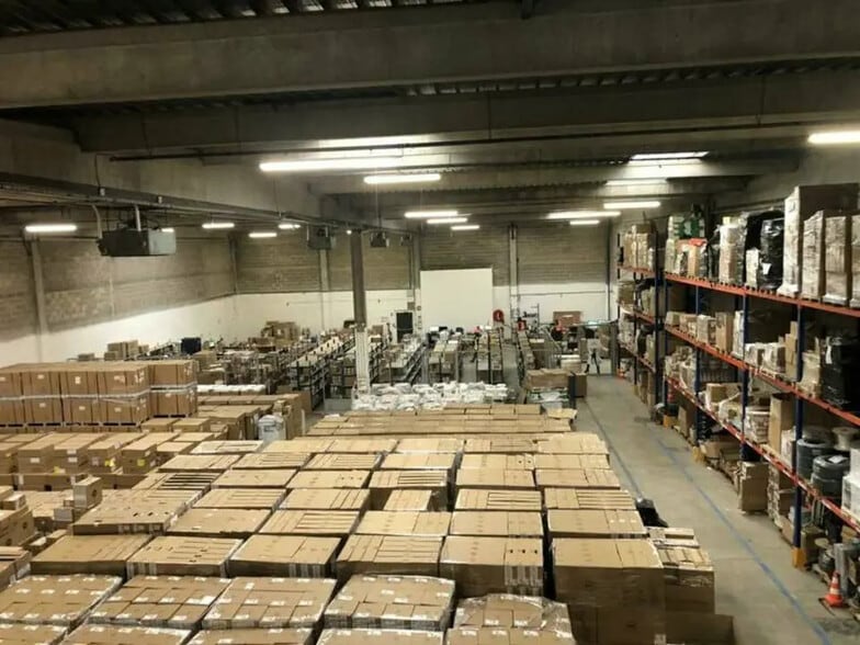 Local d’activités dans Goussainville à louer - Photo de l’immeuble – Image 2 sur 5