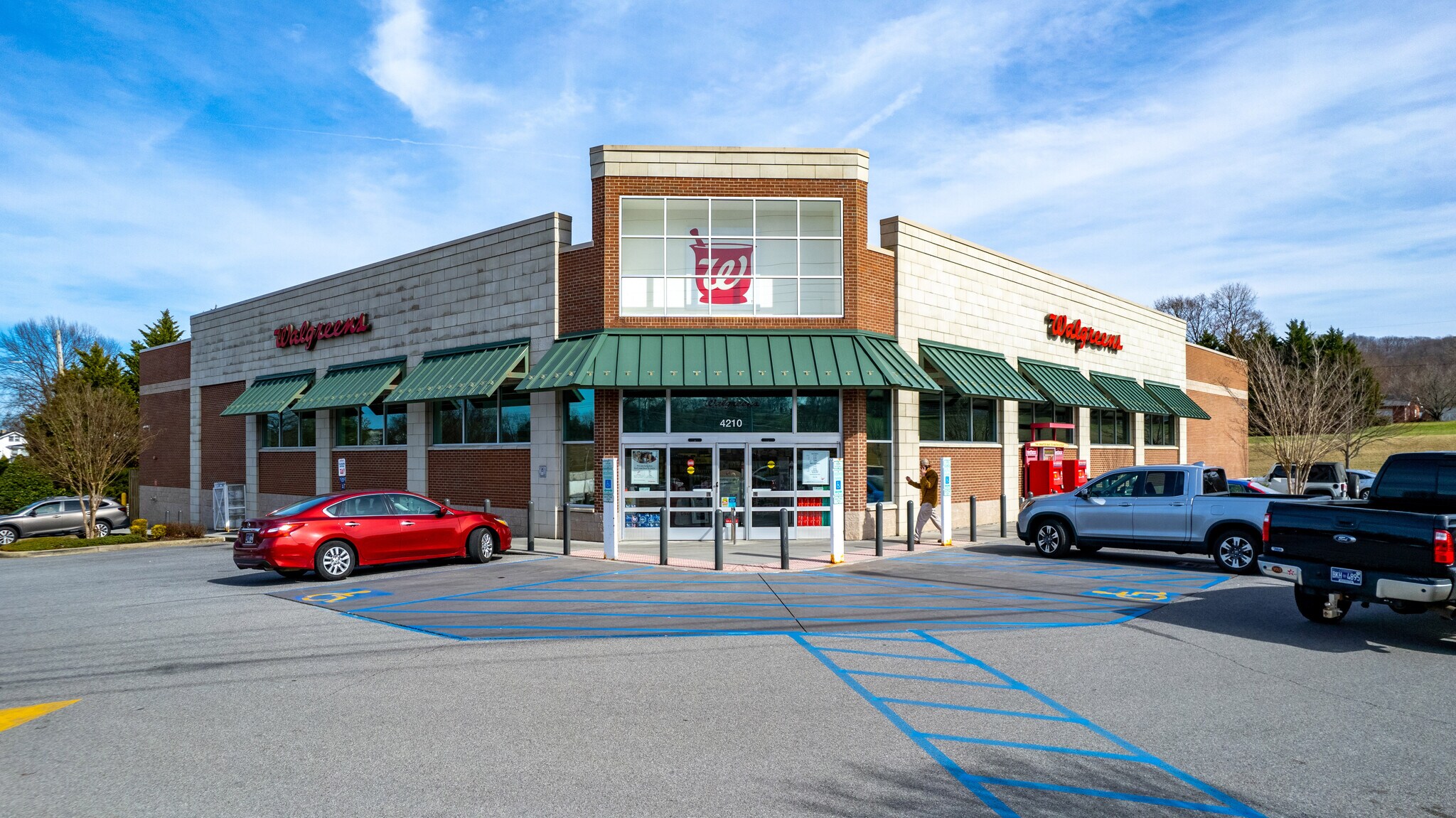 4210 N Roan St, Johnson City, TN à vendre Photo principale– Image 1 sur 5