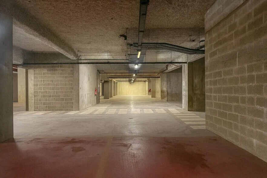 Industriel/Logistique dans Malakoff à louer - Photo de l’immeuble – Image 2 sur 6