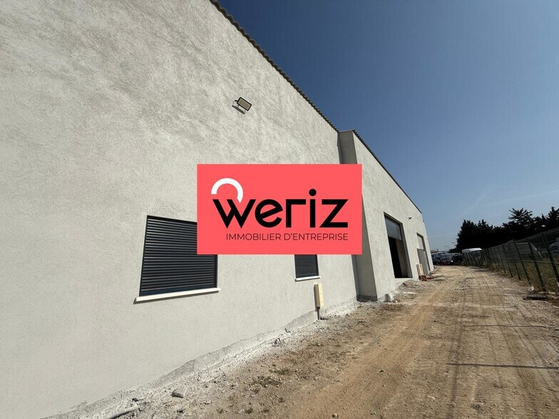 Industriel/Logistique dans Rognac à louer - Photo de l’immeuble – Image 3 sur 11