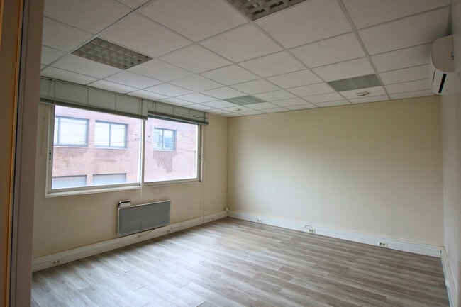 Plus de détails pour 24 Rue Massenet, Champigny-sur-Marne - Industriel/Logistique à vendre