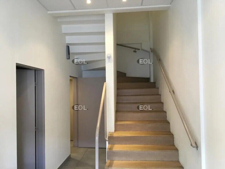 Local d’activités dans Lisses à louer - Photo intérieure – Image 3 sur 8