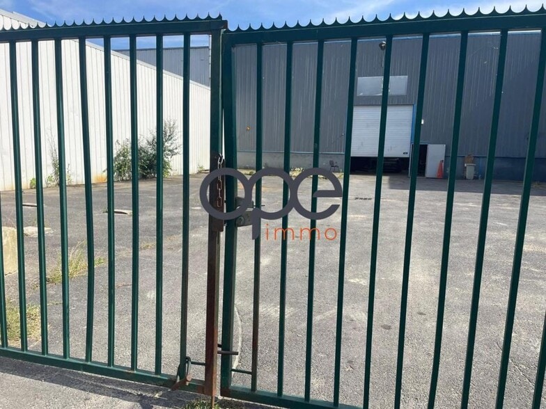 Industriel/Logistique dans SAINT-OUEN-L'AUMONE à vendre - Photo de l’immeuble – Image 3 sur 17