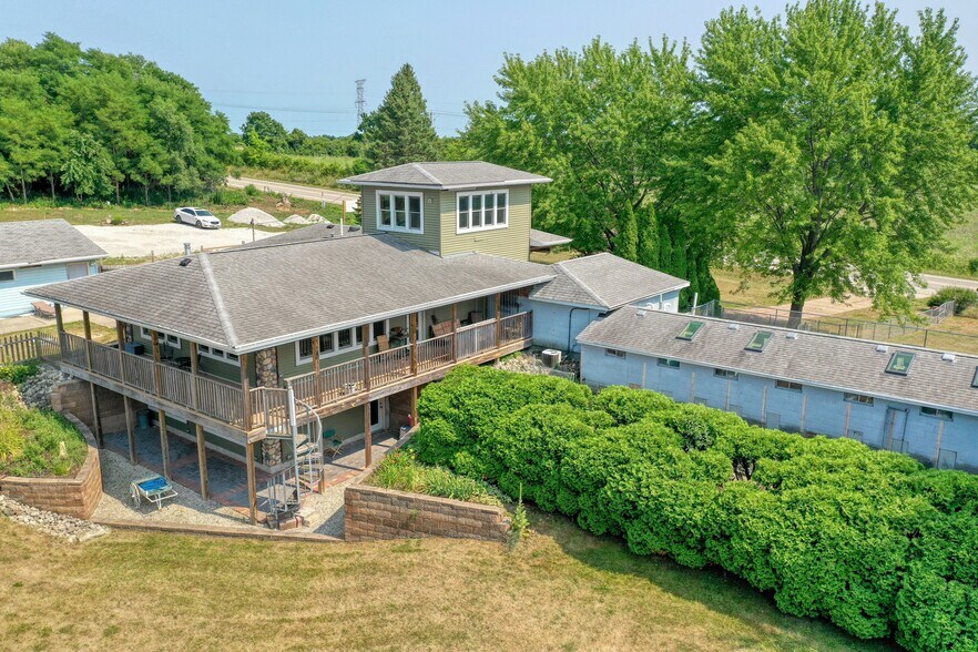 S73W23970 National Ave, Big Bend, WI à vendre - Photo de l’immeuble – Image 3 sur 19