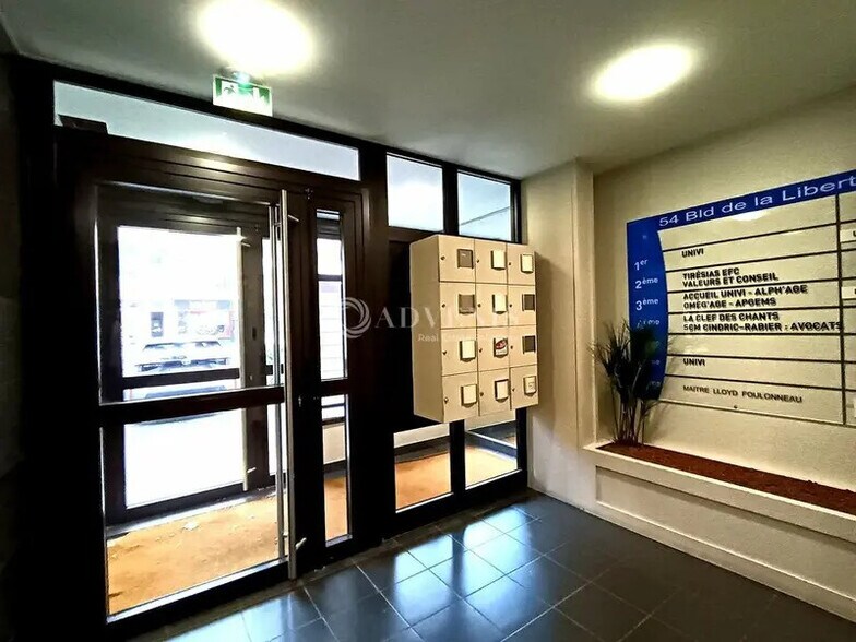 Bureau dans Lille à vendre - Photo de l’immeuble – Image 2 sur 9