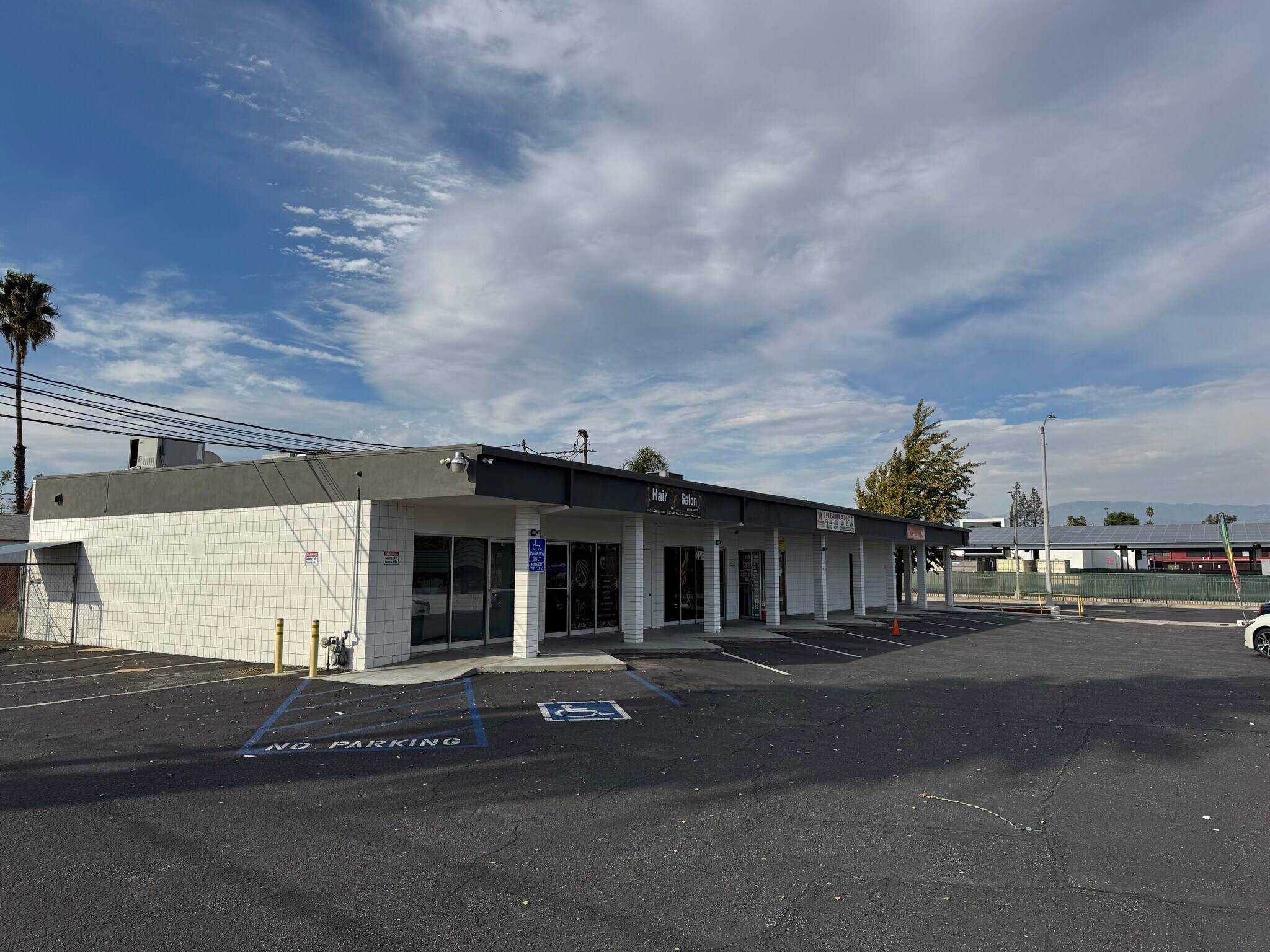 632 W Valley Blvd, Colton, CA à louer Photo de l’immeuble– Image 1 sur 5