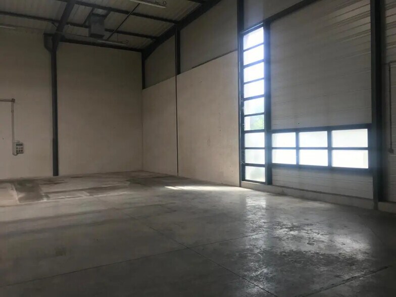 1 Rue De Lombardie, Saint-Priest à louer - Photo intérieure – Image 3 sur 7