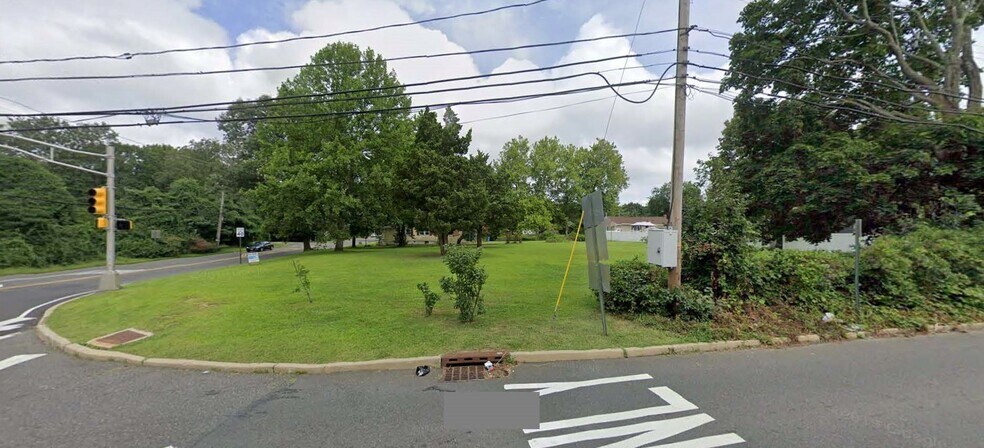 135 Apple Street, Tinton Falls, NJ à vendre - Autre – Image 1 sur 3
