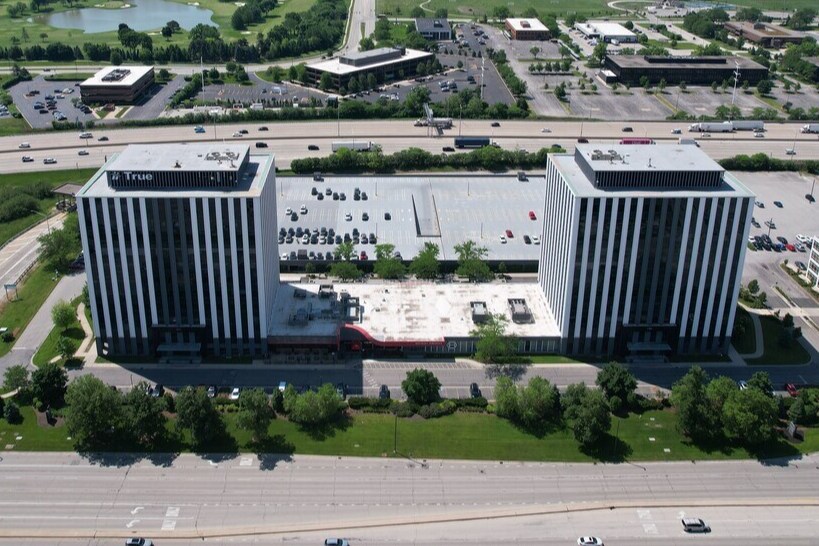 1301 W 22nd St, Oak Brook, IL à louer - Photo de l’immeuble – Image 2 sur 23