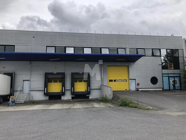 Plus de détails pour Bureau, Local d'activités à louer