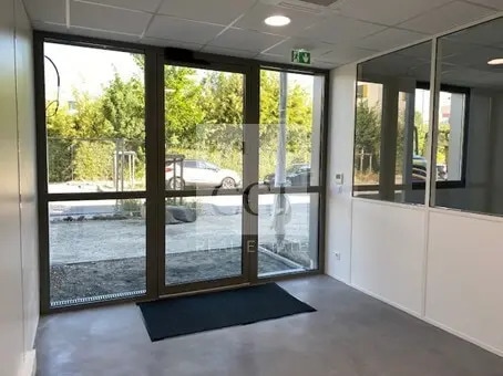 1 Rue Olympe De Gouges, SAINT-MARTIN-D'HERES à louer - Photo de l’immeuble – Image 2 sur 6