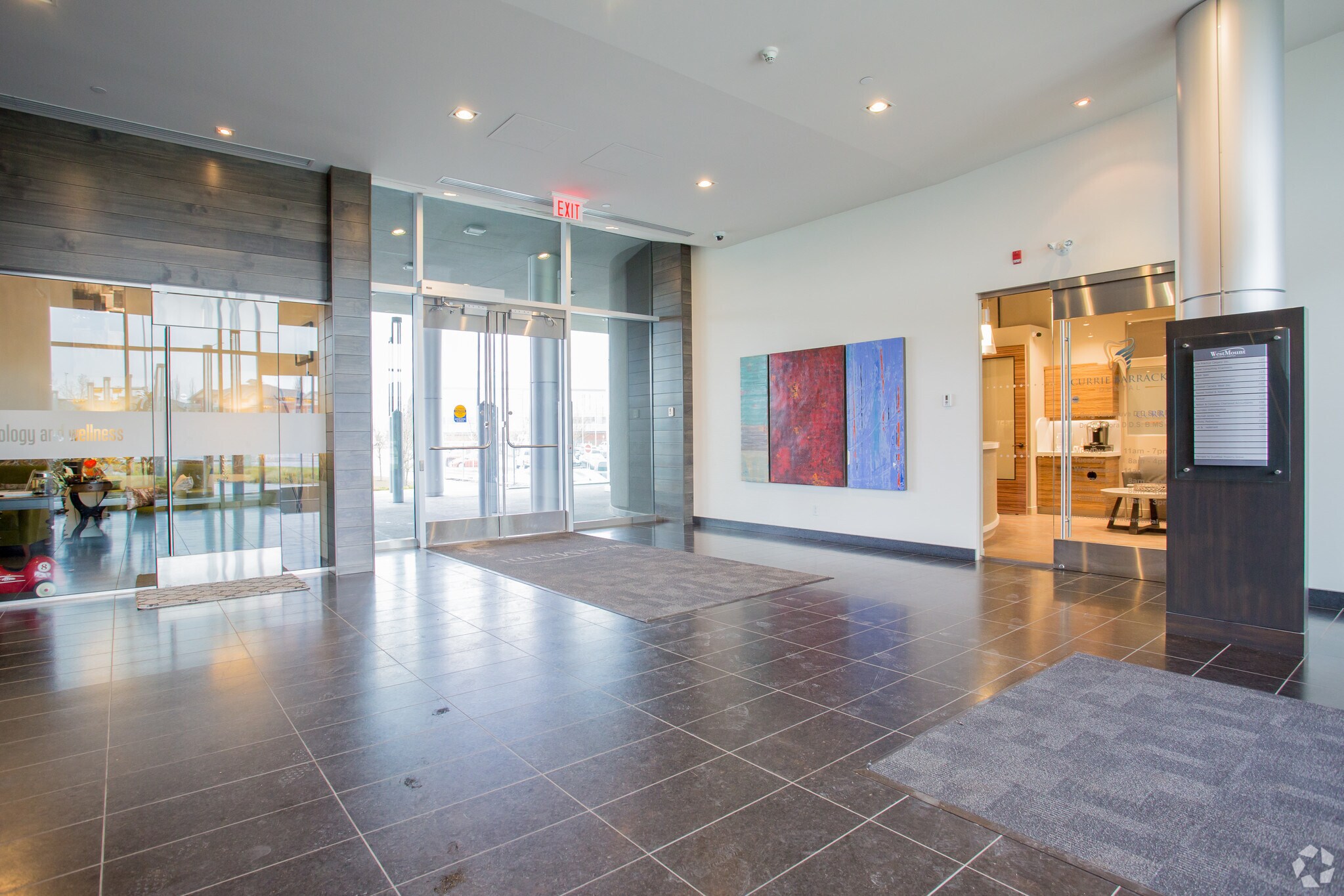 5010 Richard Rd SW, Calgary, AB à louer Hall d’entrée– Image 1 sur 4