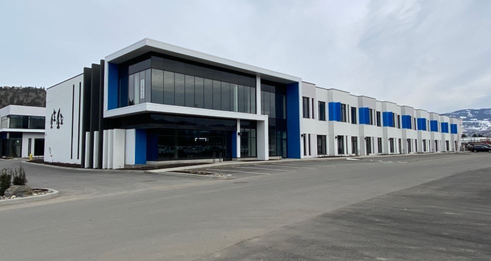 1625 Dilworth Dr, Kelowna, BC à vendre Photo principale– Image 1 sur 2