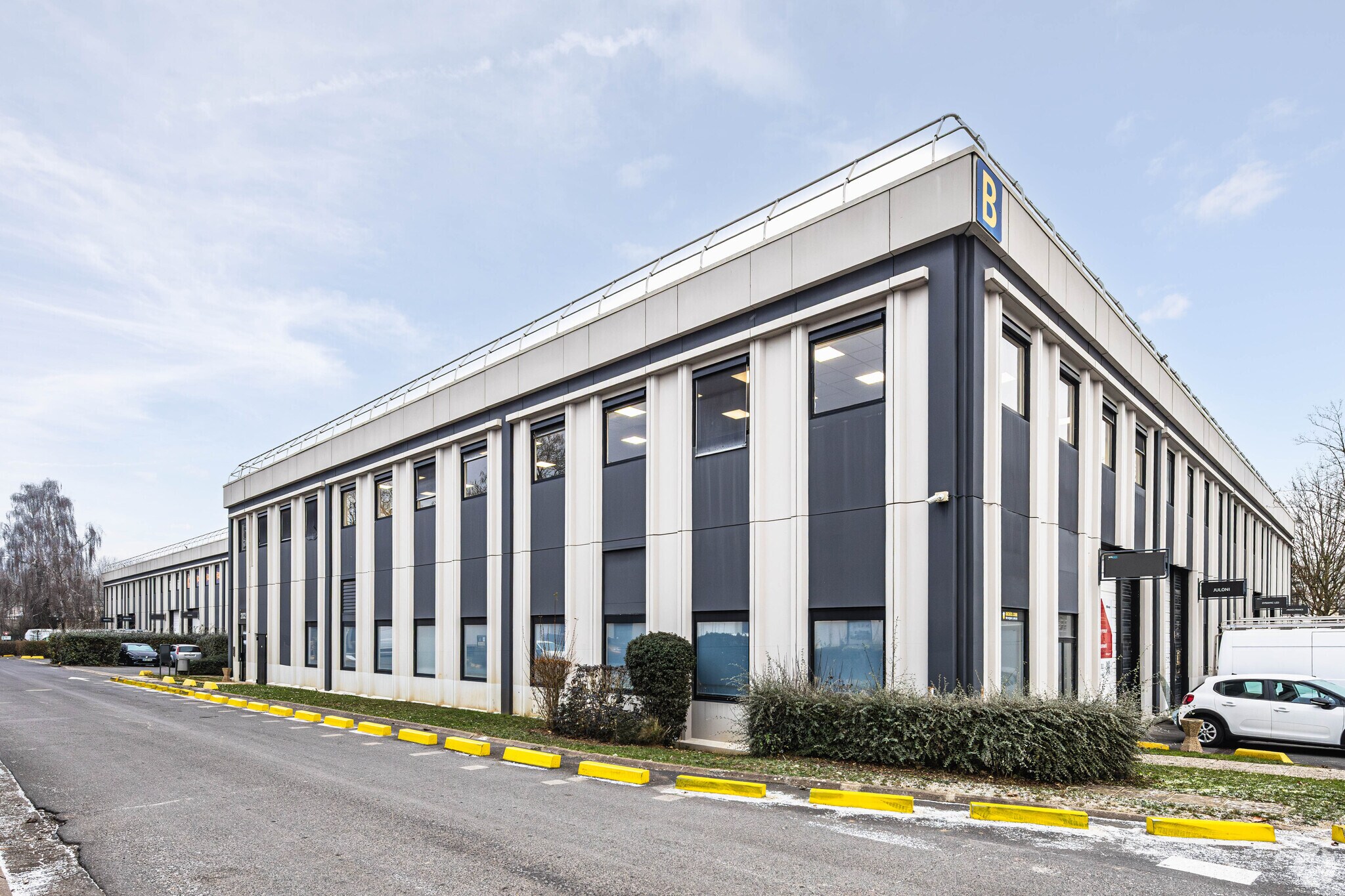 1-3 Rue Des Campanules, Lognes à louer Photo principale– Image 1 sur 4